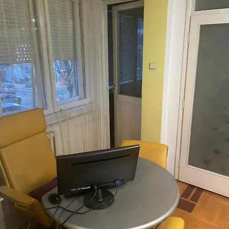Apartment Sindjelicev Trg
